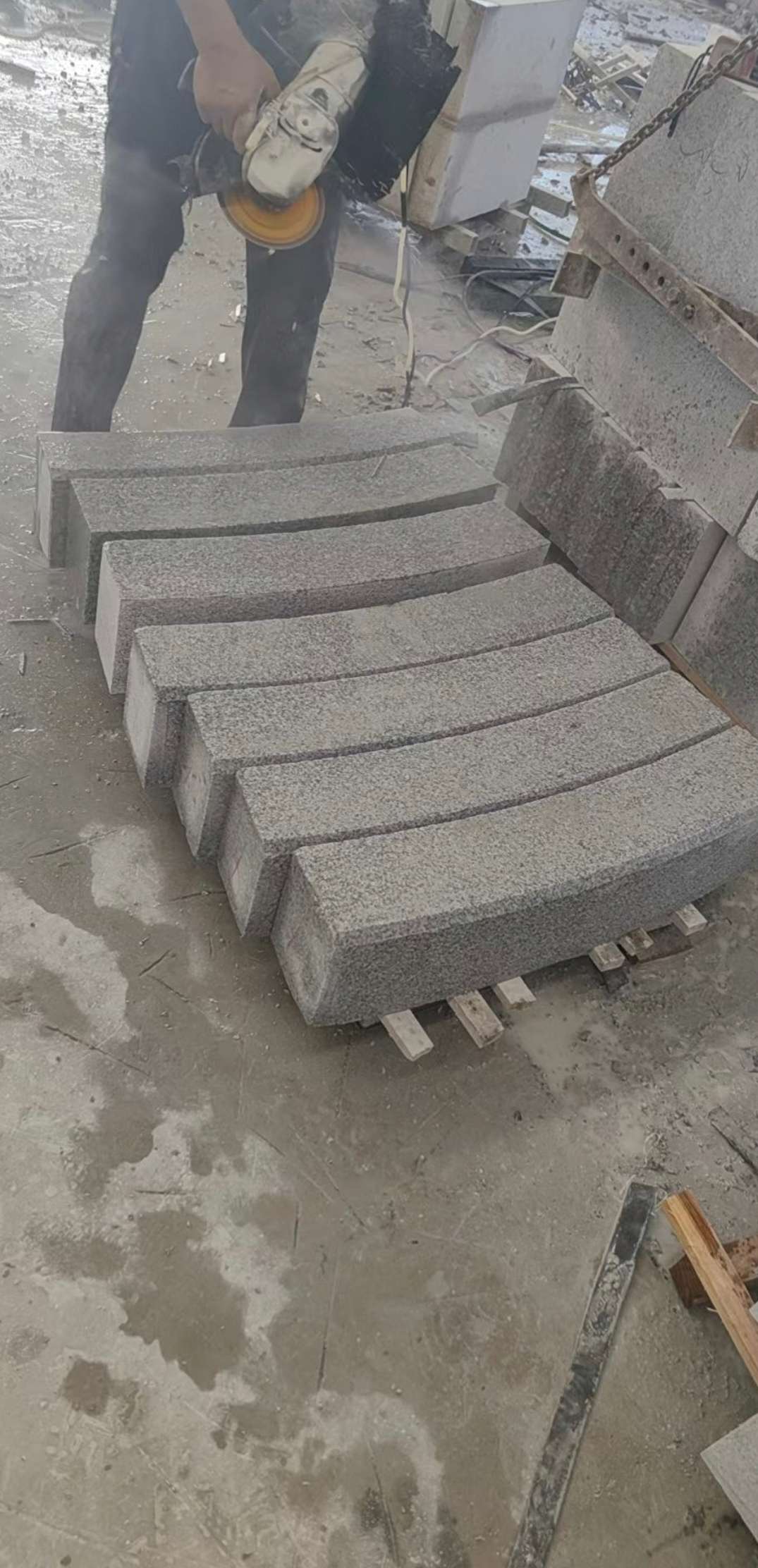 萍乡芝麻白弧形路牙石