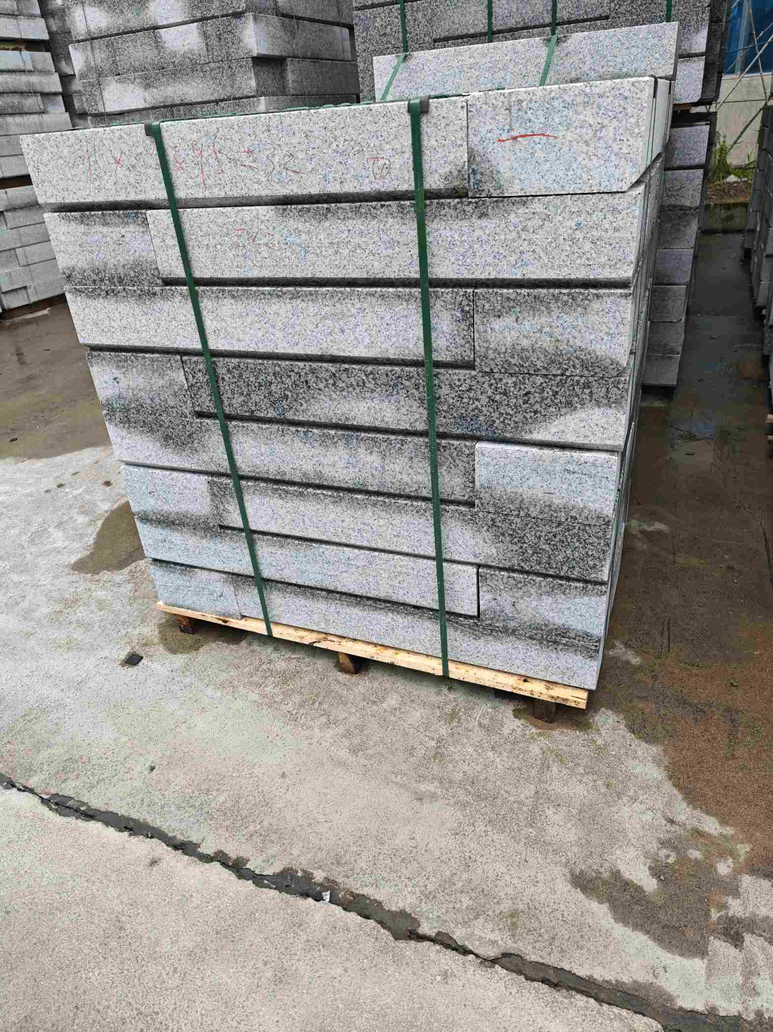 萍乡芙蓉白路牙石，马路牙子